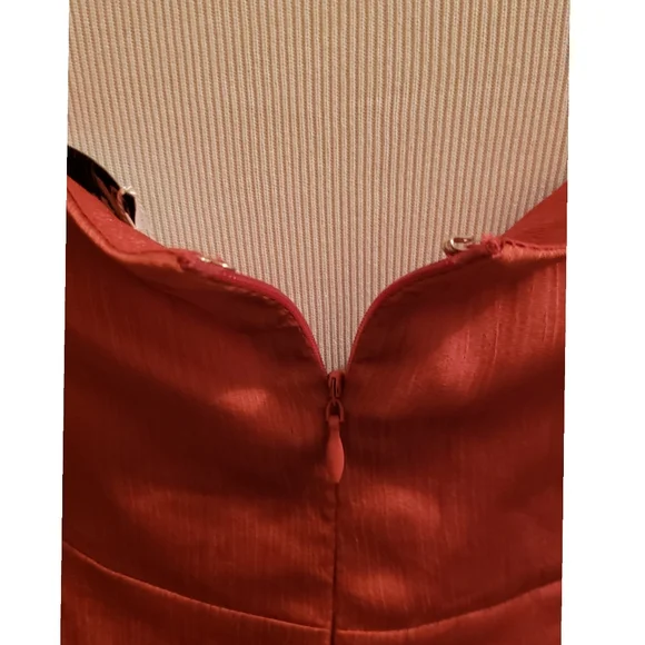 New! LUVALOT Women's Size 6 Rust Rouched Dress - Picture 7 of 10